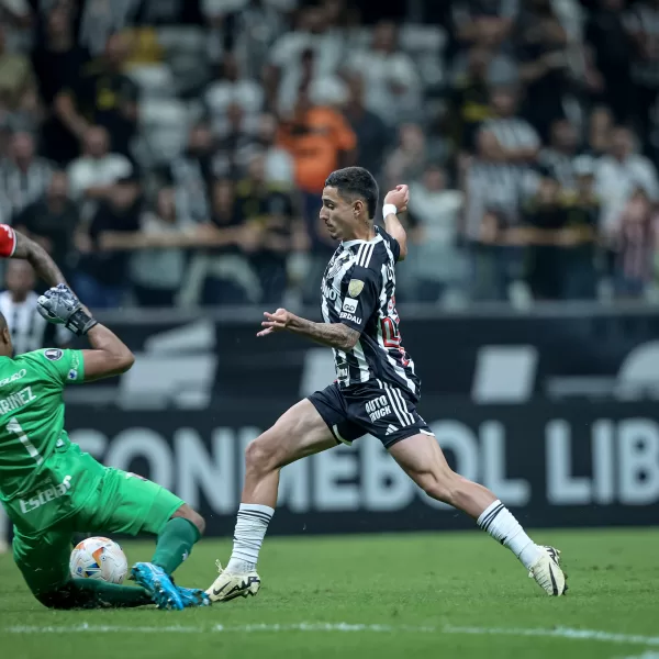 Atlético goleia e se garante em primeiro do grupo no Libertadores